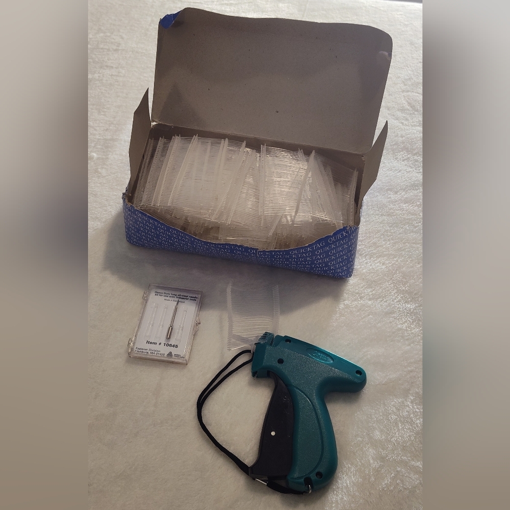 Like-New ! Lotus & Uline Heavy Duty Tagging Gun With Accessories